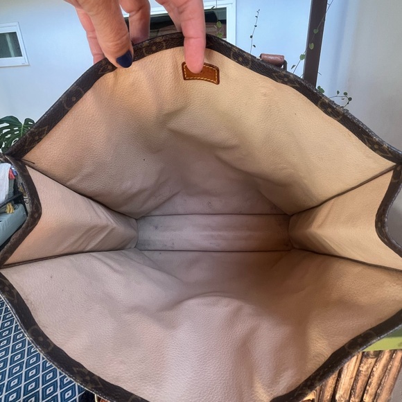 Louis Vuitton Brown Monogram Tote with Tan Handles - Picture 8 of 15